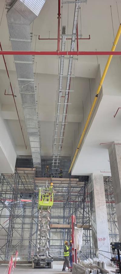 Tray and ladder containment, high ceiling – Waves Telecom project