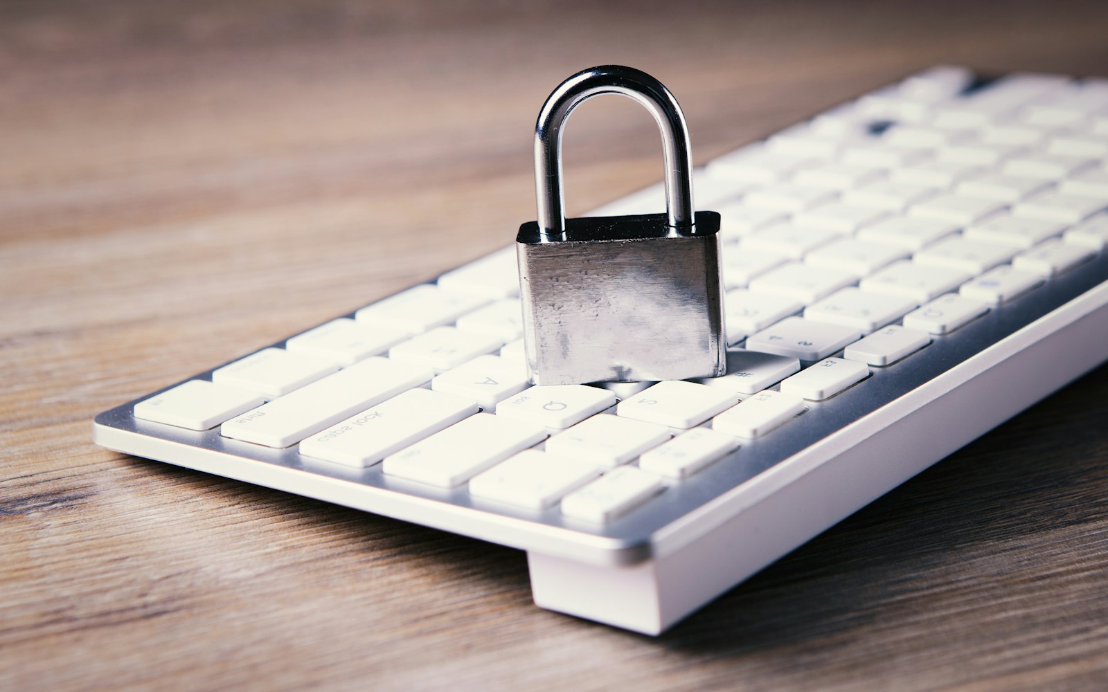Keyboard with a padlock representing secure login